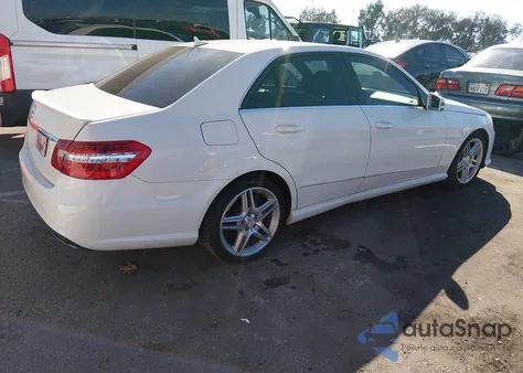 2010 Mercedes-Benz E 350 z USA, uszkodzony, nr VIN WDDHF5GB9AA044490